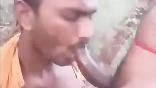 Indian lowly sucking dick