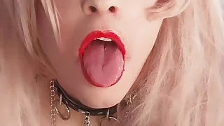 Cute Shemale Living Fuckdoll Jerks off